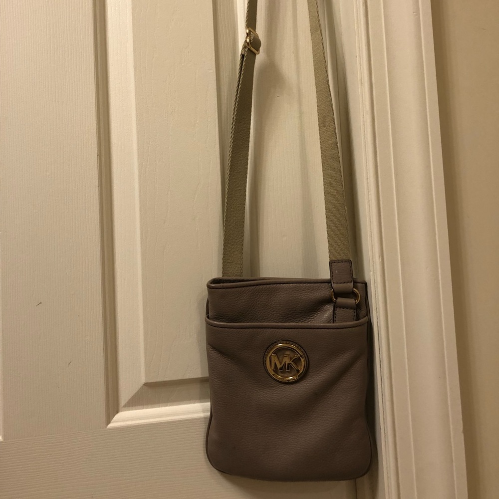 Michael Kors Mk Fulton Leather Crossbody Bag